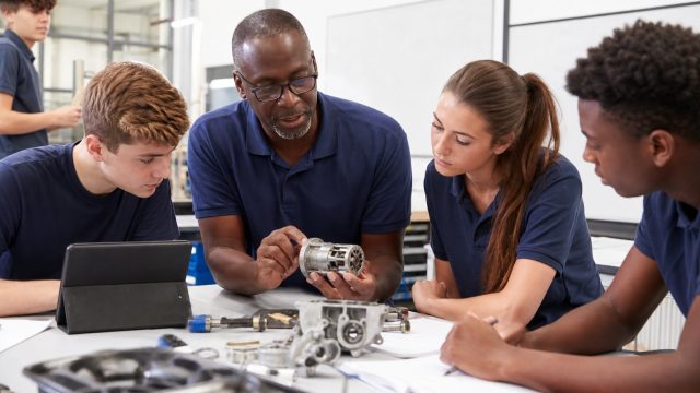 The Importance of Hands-On Training in Education | tinta pena, gacor8800